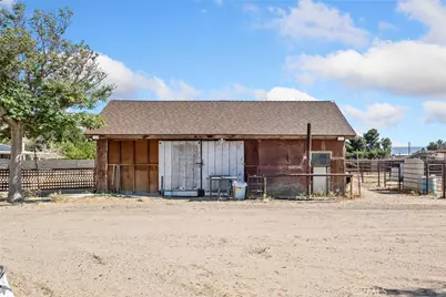 8758 Deep Creek, Apple Valley, CA 92308 - Photo 31