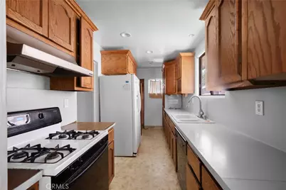 6049 Pennswood Avenue, Lakewood, CA 90712 - Photo 11