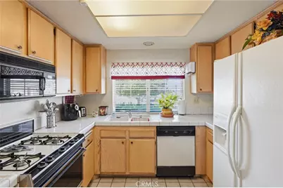 28042 Calle Vallarta, Menifee, CA 92585 - Photo 5
