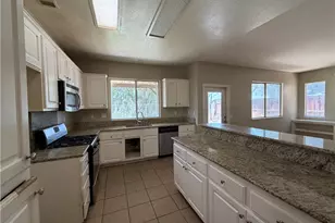 16183 Blue Haven Ct, Riverside, CA 92503 - Photo 9
