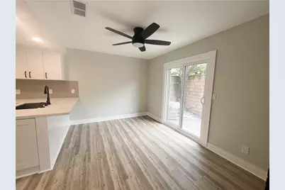 6060 Oak Street #E, Huntington Park, CA 90255 - Photo 7