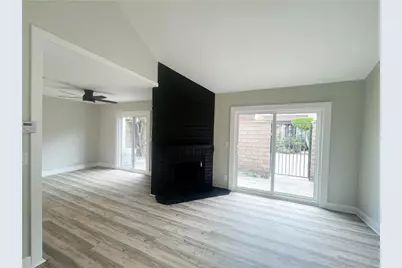 6060 Oak Street #E, Huntington Park, CA 90255 - Photo 3