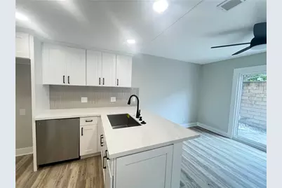 6060 Oak Street #E, Huntington Park, CA 90255 - Photo 13