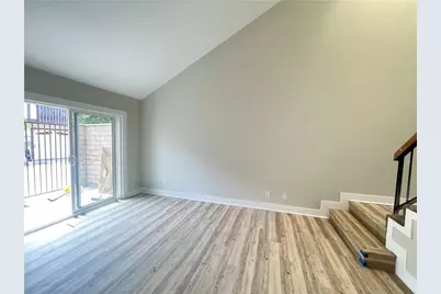 6060 Oak Street #E, Huntington Park, CA 90255 - Photo 5