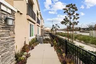 16680 Wyndham Ln, Fontana, CA 92336 - Photo 3