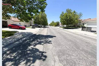 4042 W Avenue J9, Lancaster, CA 93536 - Photo 17