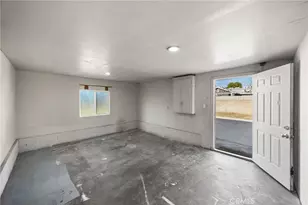 25580 Byron, San Bernardino, CA 92404 - Photo 31