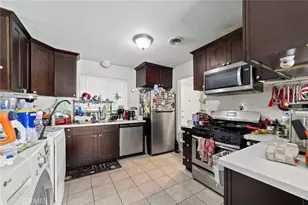 698 E 5th St, Azusa, CA 91702 - Photo 35