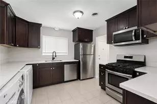 698 E 5th St, Azusa, CA 91702 - Photo 11