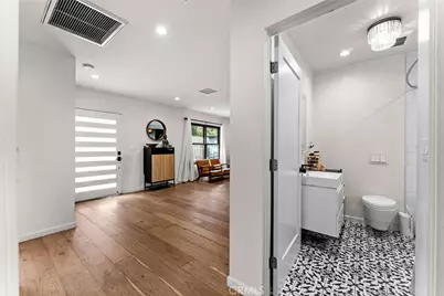 242 Thorne, Los Angeles, CA 90042 - Photo 17