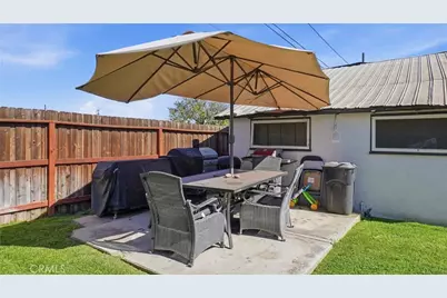 896 Valencia, Colton, CA 92324 - Photo 27