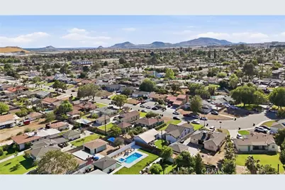 896 Valencia, Colton, CA 92324 - Photo 33