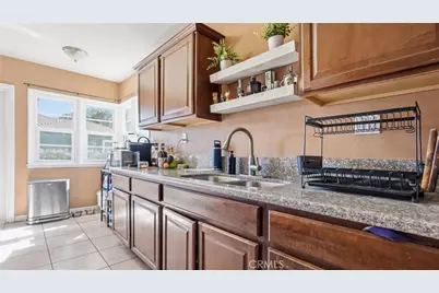 896 Valencia, Colton, CA 92324 - Photo 11
