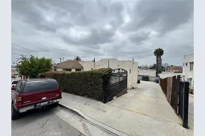 1059 N Hicks Ave, Los Angeles, CA 90063 - Photo 23