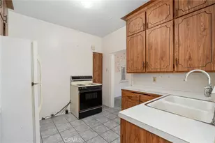 4458 Maplewood Ave, Los Angeles, CA 90004 - Photo 13