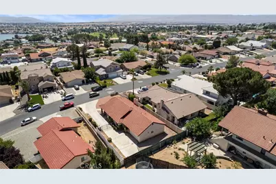 13300 Tamarisk, Victorville, CA 92395 - Photo 37