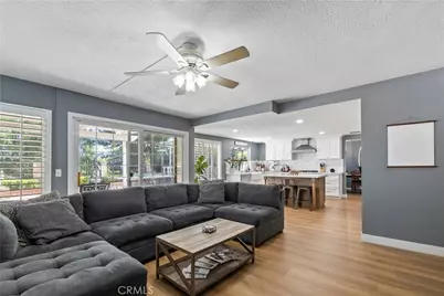 22120 Grovepark, Saugus, CA 91350 - Photo 9