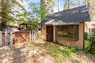 373 Redwood Ln, Crestline, CA 92325 - Photo 23