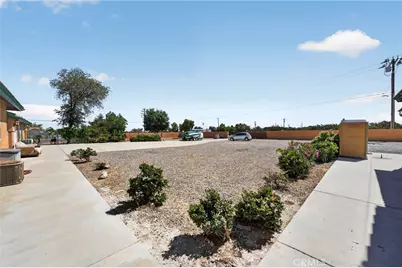 7264 Kuki, Oak Hills, CA 92344 - Photo 49