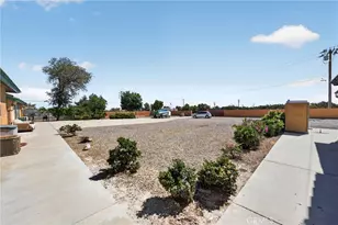 7264 Kuki, Oak Hills, CA 92344 - Photo 49
