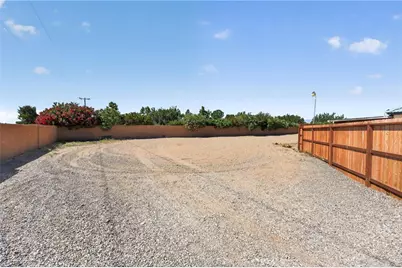 7264 Kuki, Oak Hills, CA 92344 - Photo 41