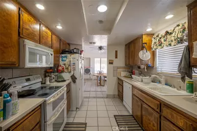 9160 Buena Vista, Apple Valley, CA 92308 - Photo 7