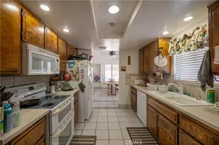 9160 Buena Vista, Apple Valley, CA 92308 - Photo 7