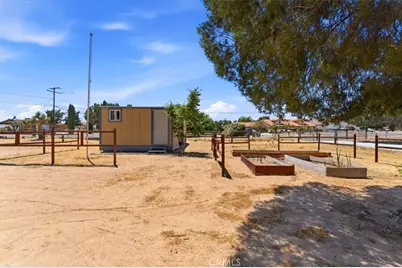 17846 Orange, Hesperia, CA 92345 - Photo 23
