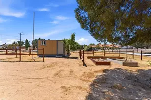 17846 Orange, Hesperia, CA 92345 - Photo 23