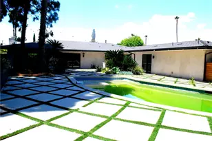 2950 Dona Emilia Dr, Studio City, CA 91604 - Photo 17