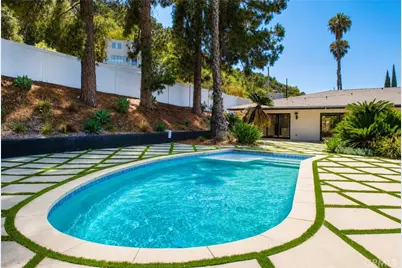 2950 Dona Emilia Drive, Studio City, CA 91604 - Photo 3