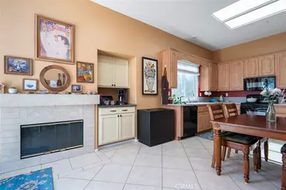 15391 Rockwell Avenue, Fontana, CA 92336 - Photo 9