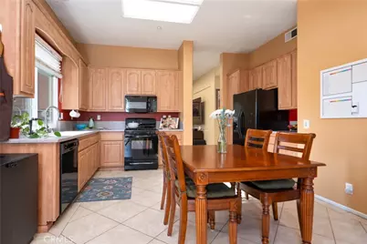 15391 Rockwell Avenue, Fontana, CA 92336 - Photo 7