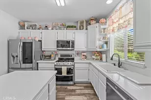 14267 Grayfox Ln, Victorville, CA 92394 - Photo 13