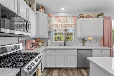 14267 Grayfox Ln, Victorville, CA 92394 - Photo 11