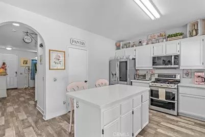 14267 Grayfox Ln, Victorville, CA 92394 - Photo 9