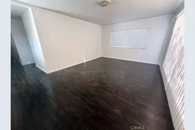 11148 S Wilton Place, Los Angeles, CA 90047 - Photo 3