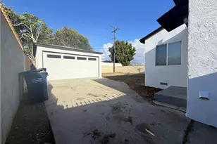11148 S Wilton Pl, Los Angeles, CA 90047 - Photo 17
