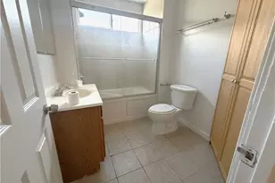 11148 S Wilton Pl, Los Angeles, CA 90047 - Photo 13