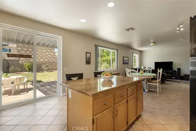 30511 Corsica, Castaic, CA 91384 - Photo 5