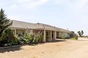 9562 Cambria Ct, Phelan, CA 92371 - Photo 7