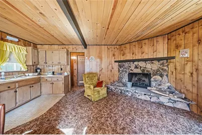 457 Los Angeles, Sugarloaf, CA 92386 - Photo 11