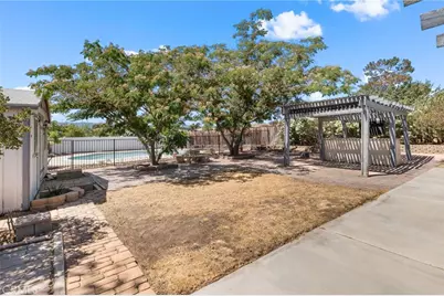 18641 Niles, Hesperia, CA 92345 - Photo 47