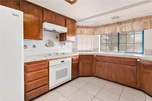 11574 Silver Rock, Pinon Hills, CA 92372 - Photo 17