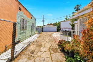 1308 W 90th, Los Angeles, CA 90044 - Photo 41