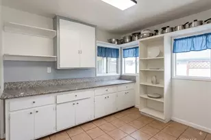 1354 W 84th St, County - Los Angeles, CA 90044 - Photo 11
