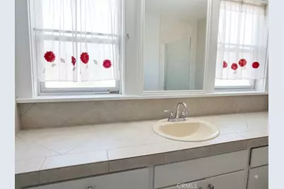 1354 W 84th Street, County - Los Angeles, CA 90044 - Photo 7