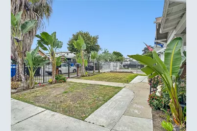 1031 W 61st Street, Los Angeles, CA 90044 - Photo 3