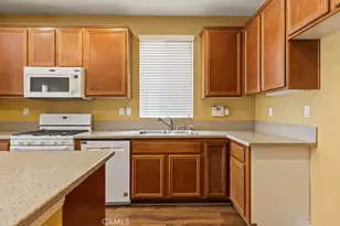 18160 Grove Pl, Fontana, CA 92336 - Photo 7