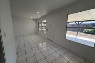 7931 Newcastle Ave, Reseda, CA 91335 - Photo 11